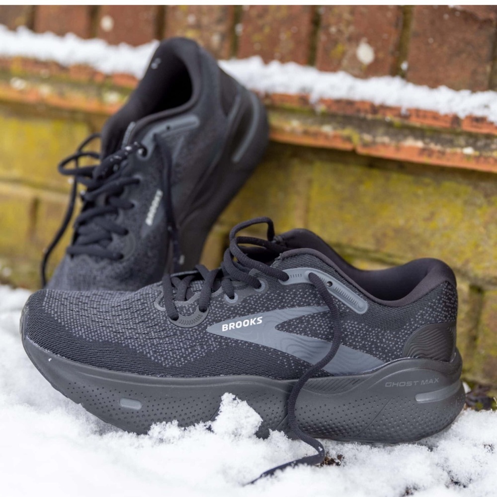 Brooks Ghost Max Athletic Shoes - Black and Gray